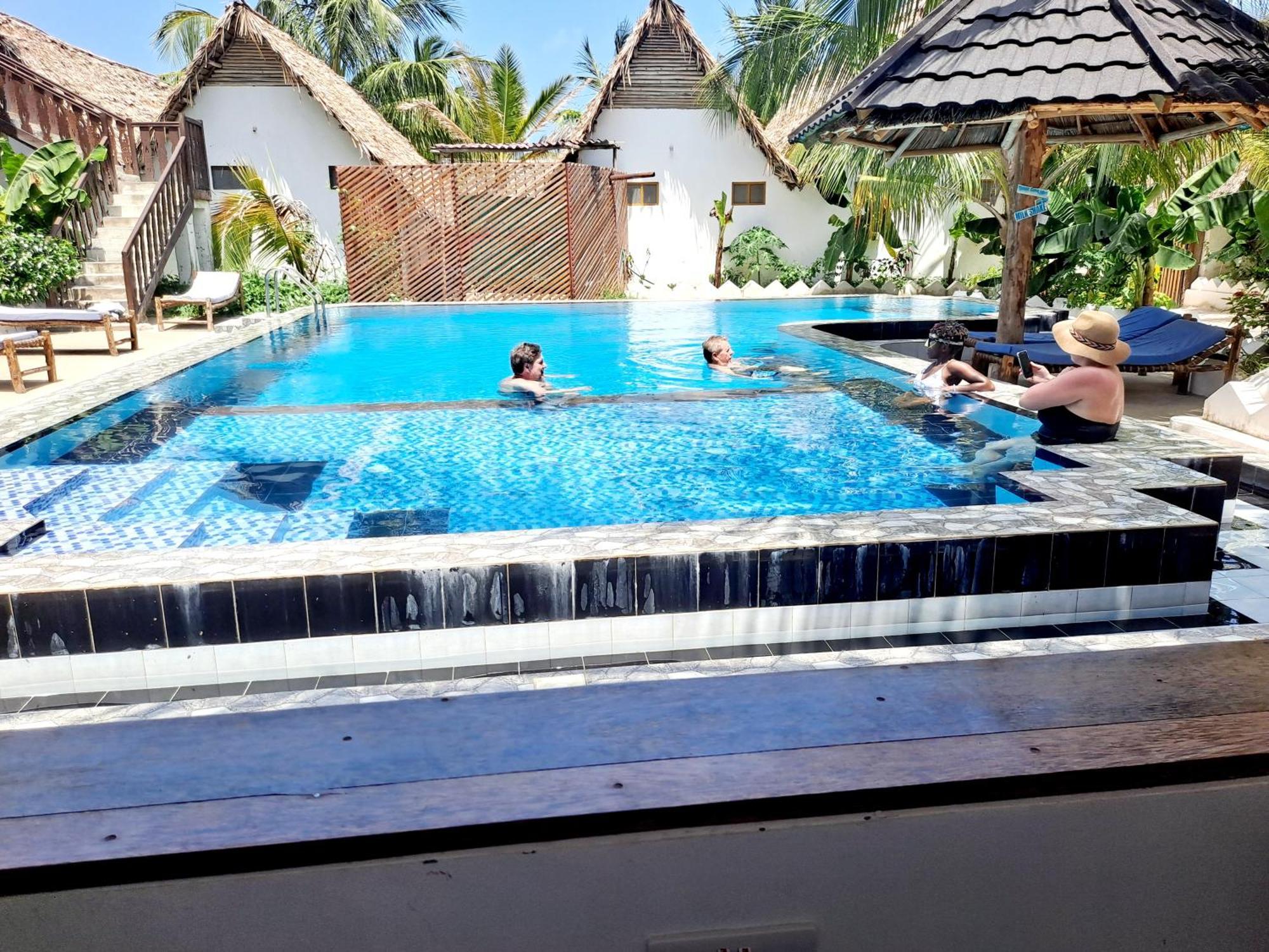 Bed and breakfast The New Blue Waves 2*